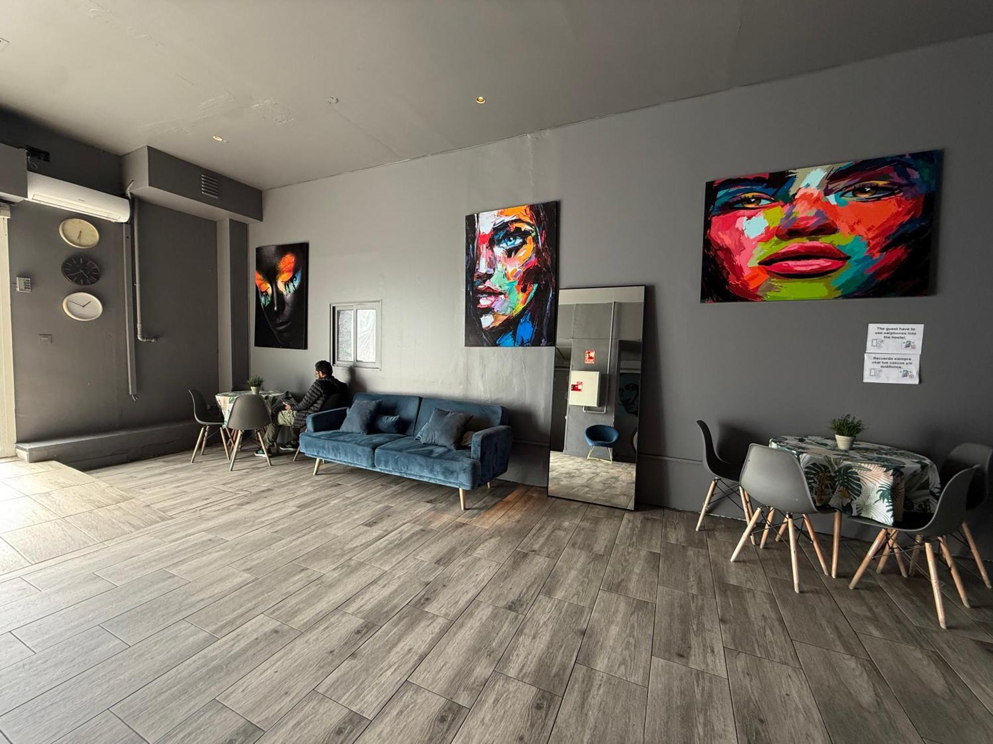 Hostel Rio Madrid Luaran gambar
